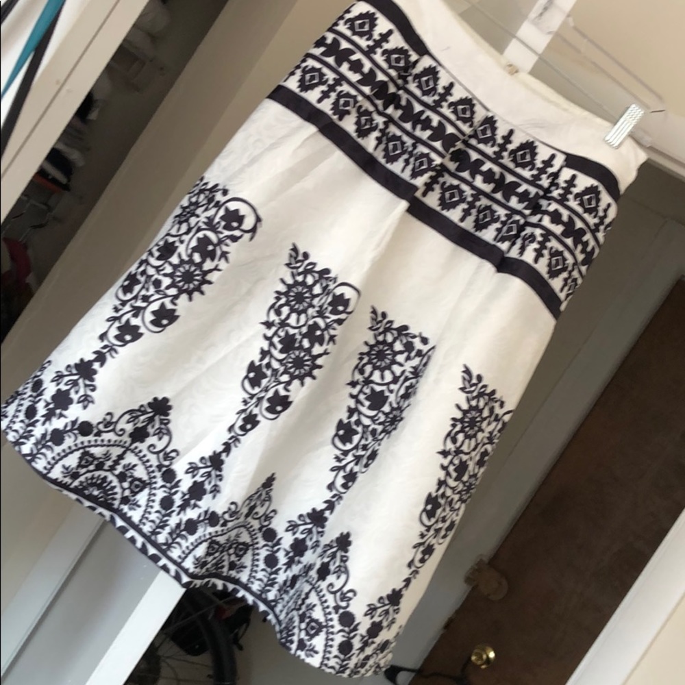 Black and white midi skirt